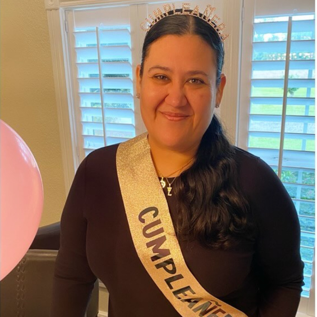 Cumpleañera Birthday Bundle in Gold – Rhinestone Headband & Matching Sash, Set de Cumpleaños con Diadema de Diamantes y Banda – Perfect for the Birthday Girl