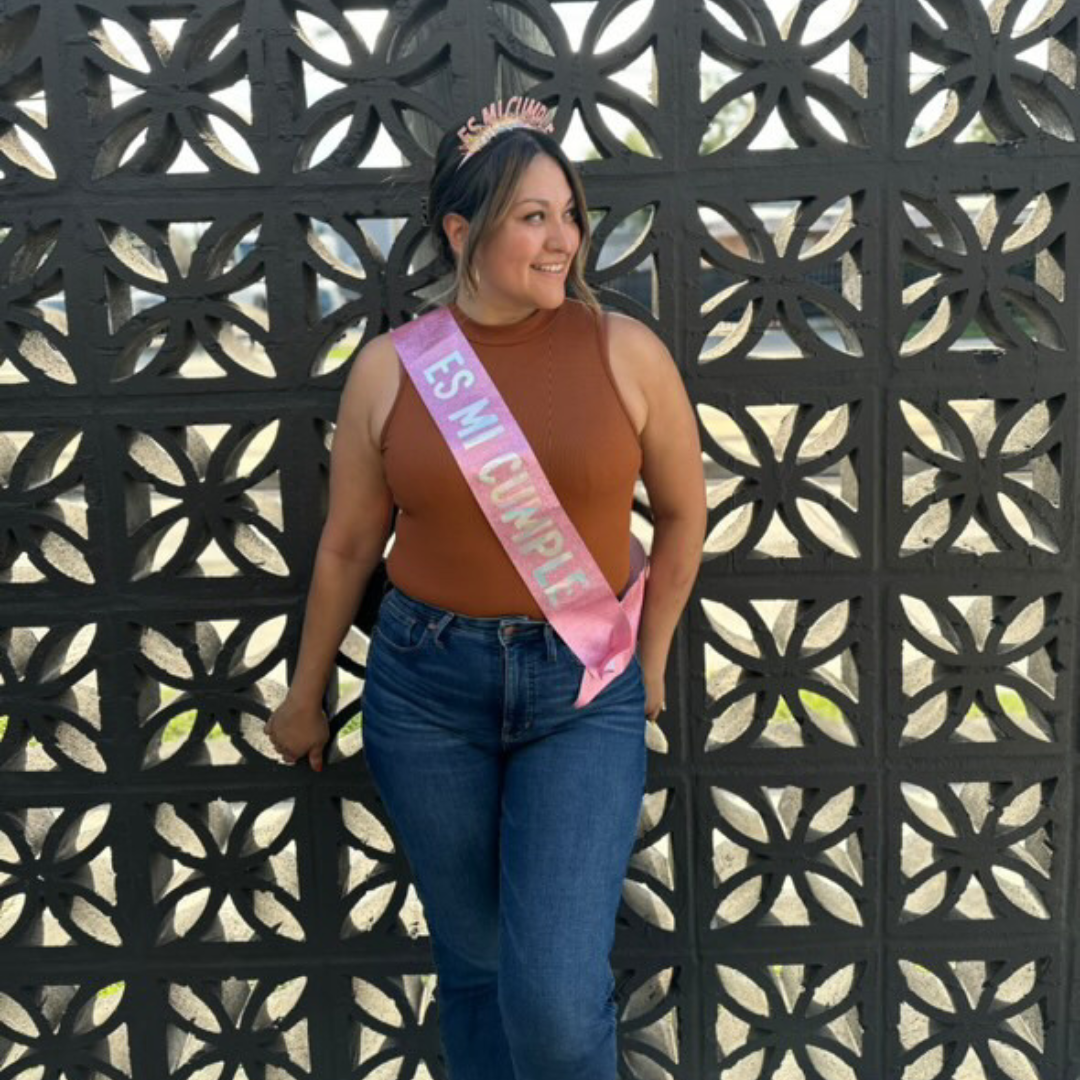 Es Mi Cumple Bundle – Glitter Pink Birthday Headband & Sash / Conjunto "It's my Birthday" – Diadema y Banda Rosa, Birthday Girl Set, Fresita Birthday