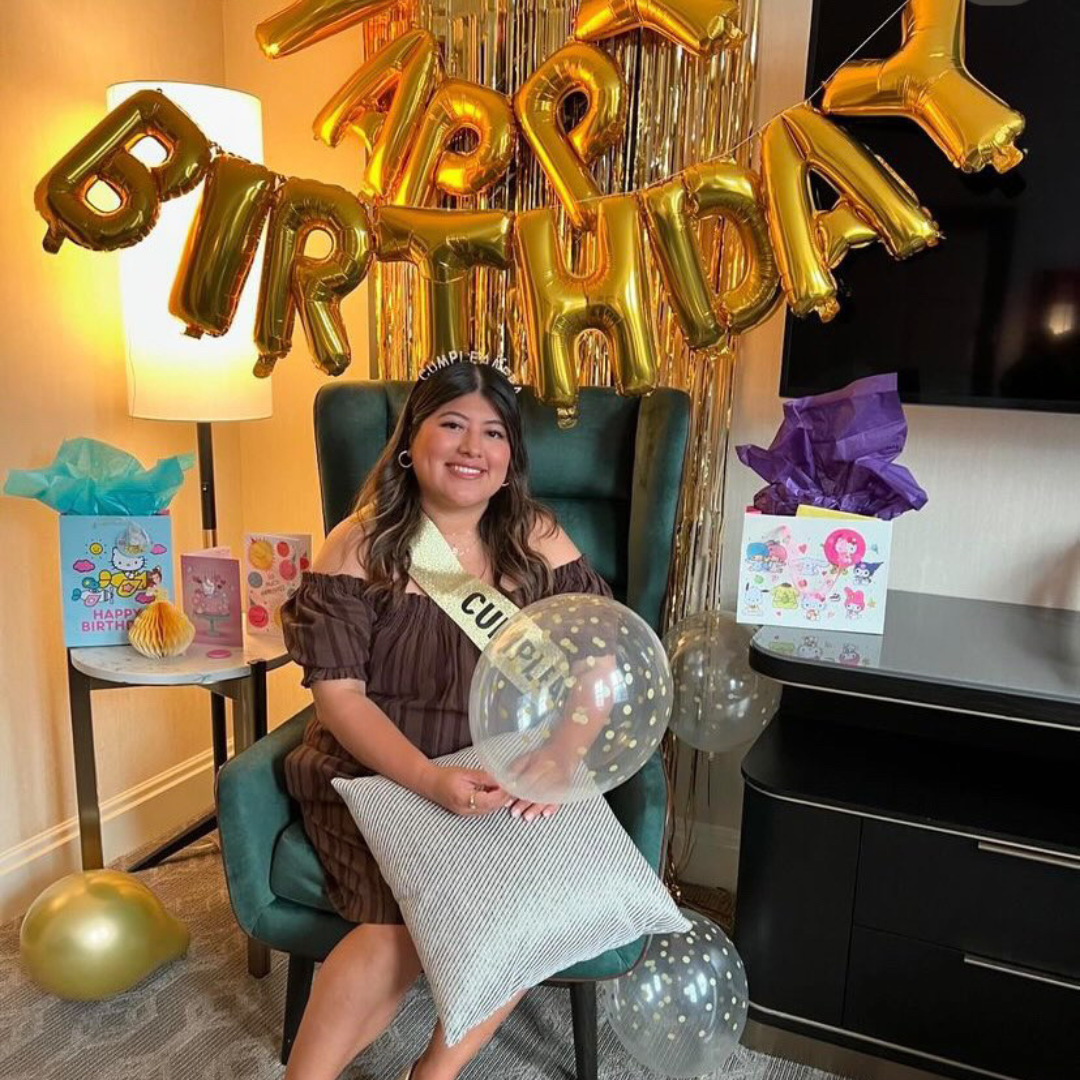 Cumpleañera Birthday Bundle in Gold – Rhinestone Headband & Matching Sash, Set de Cumpleaños con Diadema de Diamantes y Banda – Perfect for the Birthday Girl