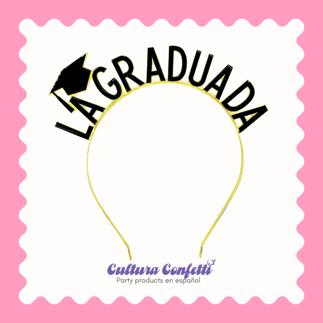 Graduation Headband "La Graduada" for Latina Women – Black & Gold Lettering Diademea de Graduación "La Graduada" para Mujeres Latinas – Letras Negras y Doradas